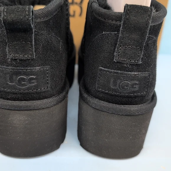 UGG Classic Ultra Mini Platform Boot Women's US 6 Black - Picture 7 of 13